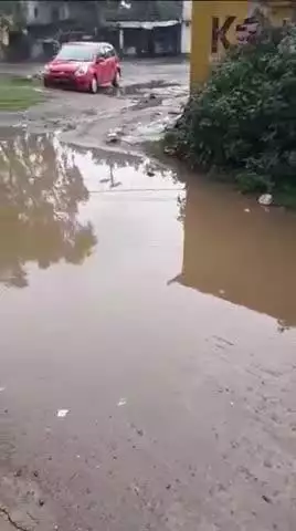 Circus Maidan domchanch ward number 11 Road per Talab ban gaya hai gaya hai uske liye koi kaarvayi kiya jaaye