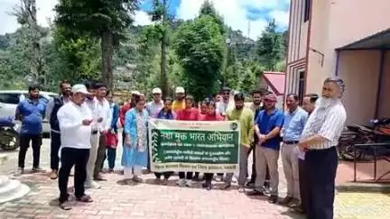 पोखरी: पोखरी में समाज कल्याण विभाग ने अंतरराष्ट्रीय नशा मुक्ति दिवस पर नशामुक्ति की शपथ दिलाई