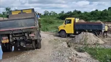 মৰঙী: মৰঙিৰ নগাকটা, কাঠনি, শ্যামৰাইপুৰ আদি অঞ্চলৰ দৈগ্ৰোং নদীত অব্যাহত আছে অবৈধ বালি খনন, কাণসাৰ নাই বন বিভাগৰ