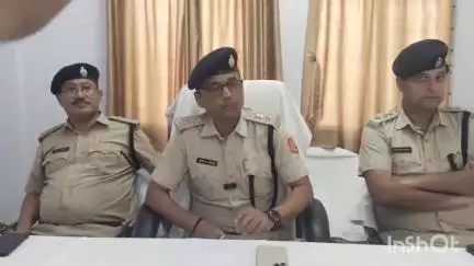 গঙ্গারামপুর: গঙ্গারামপুর এলাকা থেকে বিপুল পরিমাণ অবৈধ টিকিট উদ্ধার, সাংবাদিক সম্মেলন করে জানালো অতিরিক্ত পুলিশ সুপার গ্রামীণ