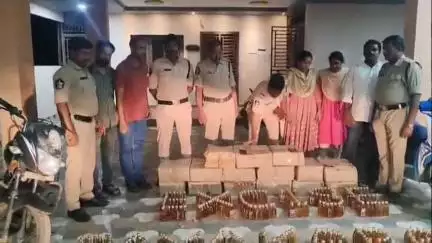 కల్తీ మద్యాన్ని పట్టుకున్న పాయకరావుపేట ఎక్సైజ్ పోలీసులు
