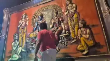 पूरनपुर: कोतवाली गेट के पास लगे श्रीराम दरबार के चित्र को लेकर हिन्दू संगठन में रोष, मंदिर में लगाने की मांग की