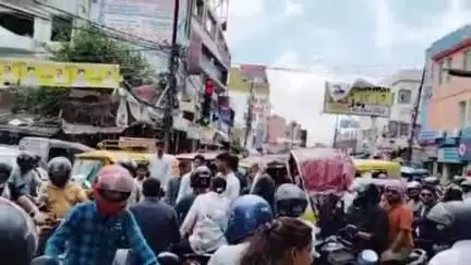 मुशहरी: कलमबाग चौक के पास लगा भीषण जाम, लोगों को हुई परेशानी