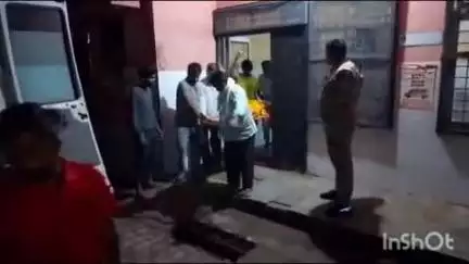 सादाबाद: बिसाना के पास श्रद्धालुओं के ट्रैक्टर में ट्रक ने मारी टक्कर, 12 लोग हुए घायल