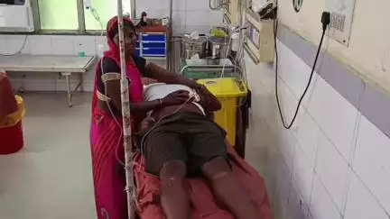 एटा: गांव सामंती में सिगरेट पीने से मना करने पर युवक ने फांसी लगाकर की आत्महत्या की कोशिश