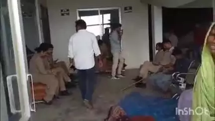 सलोन: कस्बा सलोन में निजी नर्सिंग होम में इलाज के दौरान गर्भवती महिला की मौत, परिजनों ने लापरवाही का आरोप लगाकर किया प्रदर्शन