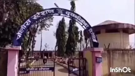 गोंदिया: लोधीटोला धापेवाडा येथे एक ब्रास रेती अवैधरित्या वाहतूक करताना मिळून आल्याने दवनीवाडा पोलिसात गुन्हा दाखल