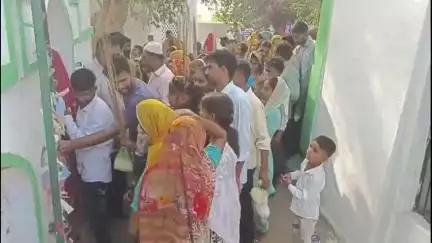 धनौरा: मंडी धनौरा की यह मजार हिन्दू-मुस्लिम एकता की मिसाल, दूर-दूर से आते हैं लोग