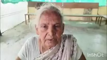 लालगंज: लालगंज थाना क्षेत्र के तौधकपुर की रहने वाली वृद्ध महिला ने गांव के वीरेंद्र कुमार पर जबरन कब्जा करने का आरोप लगाया