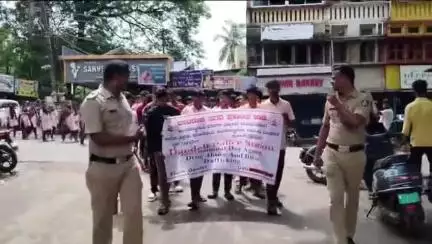 ದಾಂಡೇಲಿ: ನಗರದಲ್ಲಿ ಪೊಲೀಸ್ ಇಲಾಖೆಯ ಆಶ್ರಯದಡಿ ಮಾದಕ ದ್ರವ್ಯ ವಿರೋಧಿ ಜಾಥಾ