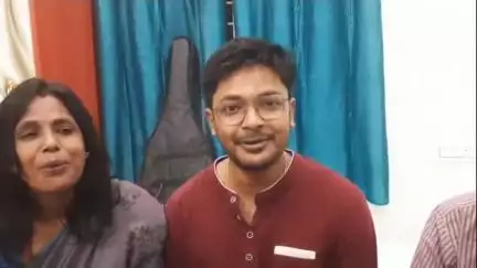 দিনহাটা ২: বিদেশে AI প্রযুক্তি নিয়ে পড়ার সুযোগ পেল ভেটাগুড়ির এক ছেলে