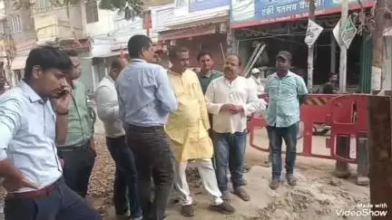 मिर्ज़ापुर: लालडिग्गी क्षेत्र में नगर पालिका का निरीक्षण, जल निगम और जलकल के अधिकारियों के कार्यों पर जताई नाराजगी