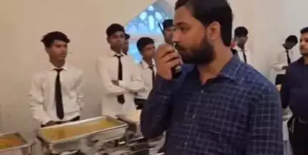 पटना ग्रामीण: पटना में खान सर ने दी रिसेप्शन की चौथी पार्टी, व्रत करने वाले छात्रों के लिए फल और ड्राई फ्रूट्स की व्यवस्था