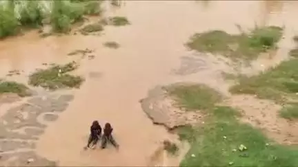 अम्बाला: मुलाना में मारकंडा नदी में नहाने से बच्चे नहीं मान रहे, प्रशासन ने रोका, पुलिस गश्त बढ़ाए