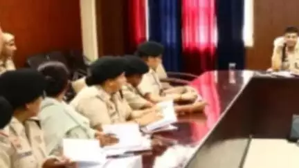 सिरसा: एसपी डॉ. मयंक गुप्ता ने बरनाला रोड स्थित पुलिस लाइन में पुलिस अधिकारियों के साथ की बैठक, दिए निर्देश