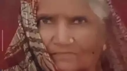 सैदपुर: मुर्गा लदे पिकप ने बैरख में दूध लेकर लौट रही वृद्धा को रौंदा, मौत से नाराज ग्रामीणों ने किया सड़क जाम, कई मुर्गे भी मरे