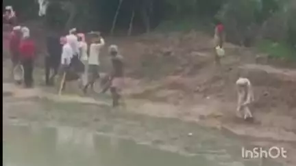 मोहम्मदी: हरिहरपुर गांव के समीप जिला अधिकारी की पहल पर तालाब की खुदाई और सफाई का कार्य हुआ शुरू