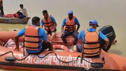 हमीरपुर: हमीरपुर में एडीएम व एएसपी के नेतृत्व में बाढ़ नियंत्रण के लिए एनडीआरएफ व एसडीआरएफ के साथ हुआ मॉक ड्रिल