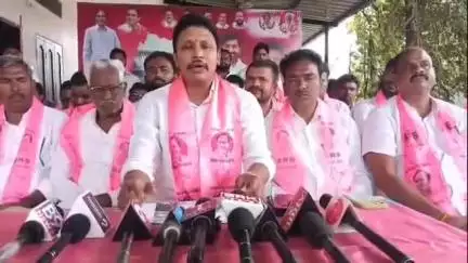 అనుముల: నాగార్జునసాగర్ ఎమ్మెల్యే కుందూరు జైవీర్ రెడ్డి వీధి రౌడీలా వ్యవహరిస్తున్నాడు: మాజీ ఎమ్మెల్యే నోముల భగత్