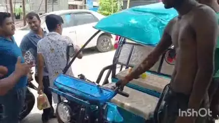 নকশালবাড়ি: বাগডোগরা এলাকায় দুর্ঘটনার কবলে টোটো, গুরুতর আহত টোটো চালক