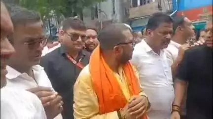 छिंदवाड़ा नगर: सांसद बंटी विवेक साहू छिंदवाड़ा से खंडवा तक दादाजी धाम की 14 दिनों की पदयात्रा पर निकले