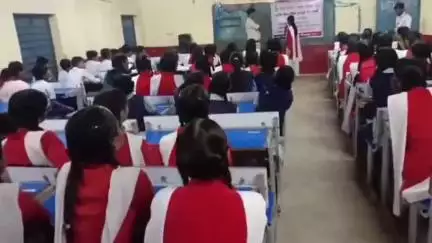 मोहखेड़: मोहखेड़: पुलिस चौकी सांवरी प्रभारी ने विद्यार्थियों को बताए नए आपराधिक कानून