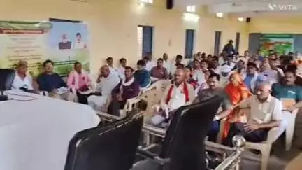निवाड़ी: जनपद पृथ्वीपुर में मुख्यमंत्री के आगमन की तैयारी के लिए अधिकारियों व जिला सीईओ ने की बैठक