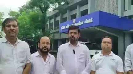 चास: बोकारो: आजसू पार्टी प्रतिनिधिमंडल ने पुलिस अधीक्षक कार्यालय में पुलिस अधीक्षक को सौंपा ज्ञापन