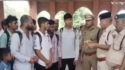 जींद: जींद रेलवे जंक्शन पर जीआरपी ने चलाया चेकिंग अभियान, बुकिंग कार्यालय व प्रतीक्षालय का किया निरीक्षण