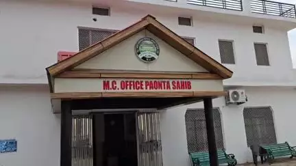 पांवटा साहिब: भारी बारिश के कारण नगर परिषद पांवटा साहिब ने पानी भराव से निपटने के लिए कर्मचारियों की लगाई ड्यूटी