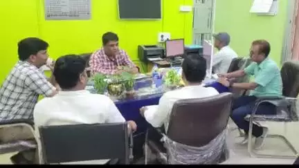बिहार: कृषि विभाग कार्यालय में जिला कृषि पदाधिकारी की अध्यक्षता में थोक उर्वरक विक्रेताओं की बैठक हुई