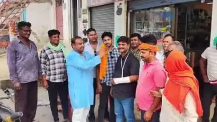 मधुबन: भोला रोड मोड़ पर भाजपा के नवनियुक्त मंडल उपाध्यक्ष का भाजपा कार्यकर्ताओं ने गर्मजोशी के साथ स्वागत किया