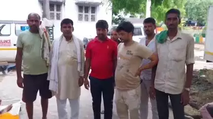 नवादा: बुधौल में करंट लगने से एक युवक की गई जान, मौत के बाद परिवार में मचा कोहराम, युवक 10 दिन पहले ही काम सिखाने आया था