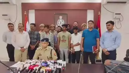 कानपुर: कानपुर में पॉर्न वीडियो देखने का डर दिखाकर ठगी करने वाले साइबर अपराधियों को किया गया गिरफ्तार