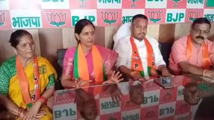 टिहरी: पूर्व मेयर अनीता ममगांई ने कहा- कांग्रेस ने इस देश में आपातकाल लगाकर लोकतंत्र और संविधान की हत्या की