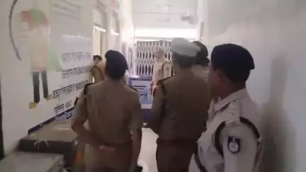 दमोह: नवागत आईजी ने किया दमोह का दौरा, कोतवाली का निरीक्षण कर किया पौधारोपण