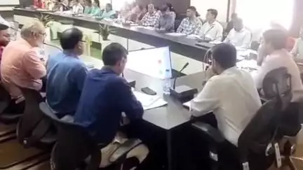 परसवाड़ा: राष्ट्रीय बाल स्वास्थ्य कार्यक्रम में कम उपलब्धि वालों को कारण बताओ नोटिस जारी करने के लिए कलेक्ट्रेट में बैठक