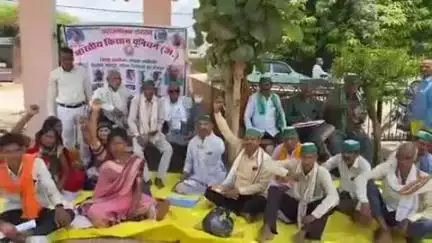 तिकोनिया पार्क में अपनी कई मांगों को लेकर भारतीय किसान यूनियन अराजनैतिक के पदाधिकारियों ने किया धरना प्रदर्शन