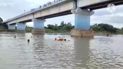 বাঁকুড়া ১: দ্বারকেশ্বর নদীতে স্নান করতে এসে ফের জলে ডুবে মৃত্যু হলো এক পঞ্চম শ্রেণীর পড়ুয়ার, সামরো ব্রিজ এলাকার ঘটনা