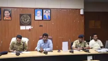 नौगढ़: मोहर्रम, कांवड़ यात्रा एवं श्रावण मेला को शान्तिपूर्ण मनाने के संबंध में कलेक्ट्रेट सभागार में पीस कमेटी की हुई बैठक