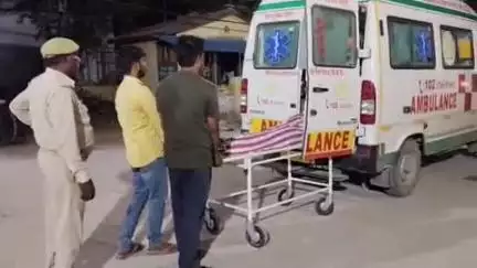 सकलडीहा: नदरा के समीप दो बाइकों की आमने-सामने टक्कर, एक की हालत नाजुक, दूसरे बाइक चालक को मामूली चोटें
