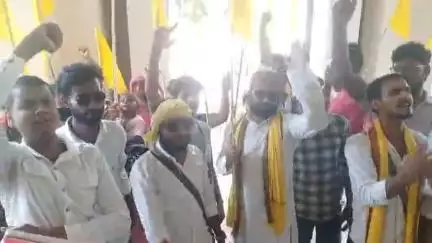 दरभंगा: दरभंगा नगर निगम में जल संकट को लेकर मिथिलावादी पार्टी के नेतृत्व में सैकड़ों लोगों का प्रदर्शन
