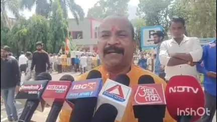 कांग्रेस के पूर्व विधायक गुलाब कमरों ने कैबिनेट मंत्री श्याम जायसवाल पर साधा निशाना, स्वास्थ्य व्यवस्था पर उठाए सवाल