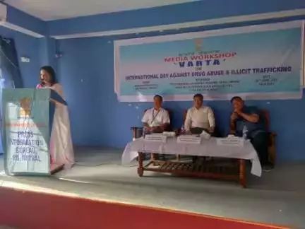 Puspa Maibam, MCO, PIB Imphal summarizes the event and gives the Vote of Thanks at the Media Workshop #Varta on International Day Against Drug Abuse and Illicit Trafficking organised by PIB Imphal at Manipur Press Club, Imphal.