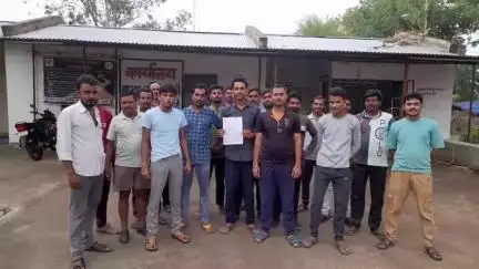 बरही: देवरा खुर्द मे महीनों से ट्रांसफॉर्मर खराब,ग्रामीण परेशान बरही स्थित विद्युत कार्यालय पहुंचे दर्जनों ग्रामीण #jansamasya