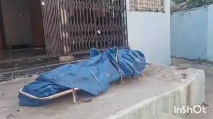 मुंगेर: मुंगेर मिर्जा चौकी फोरलाइन पर सड़क दुर्घटना में होमगार्ड जवान की मौत, पोस्टमार्टम के लिए लाया गया सदर अस्पताल
