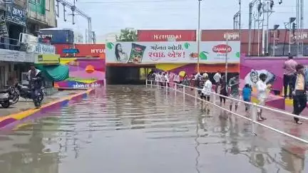 57 MM વરસાદ પડતા ગોપીનાળામાં એક બાજુના ભાગમાં પાણી ભરાયું,  ટ્રાફિક જામ સર્જાયો