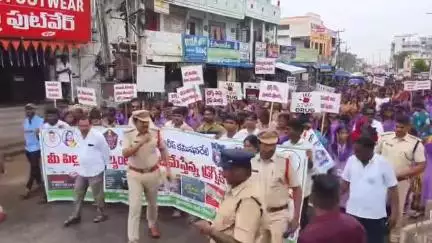 అంతర్జాతీయ మాదకద్రవ్యాల నియంత్రణ దినోత్సవాన్ని పురస్కరించుకొని తిరువూరు మైలవరంలో భారీ ర్యాలీలు