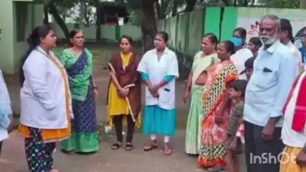 కథలాపూర్: ప్రజలు మత్తు పదార్థాలకు దూరంగా ఉండాలి: మండల వైద్యాధికారి సింధూజ