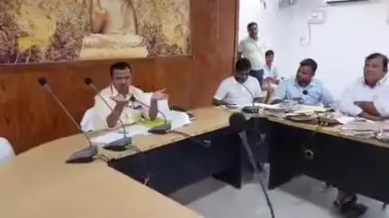 हाजीपुर: जिला परिषद सभागार में चुनाव को लेकर उप विकास आयुक्त ने की बैठक